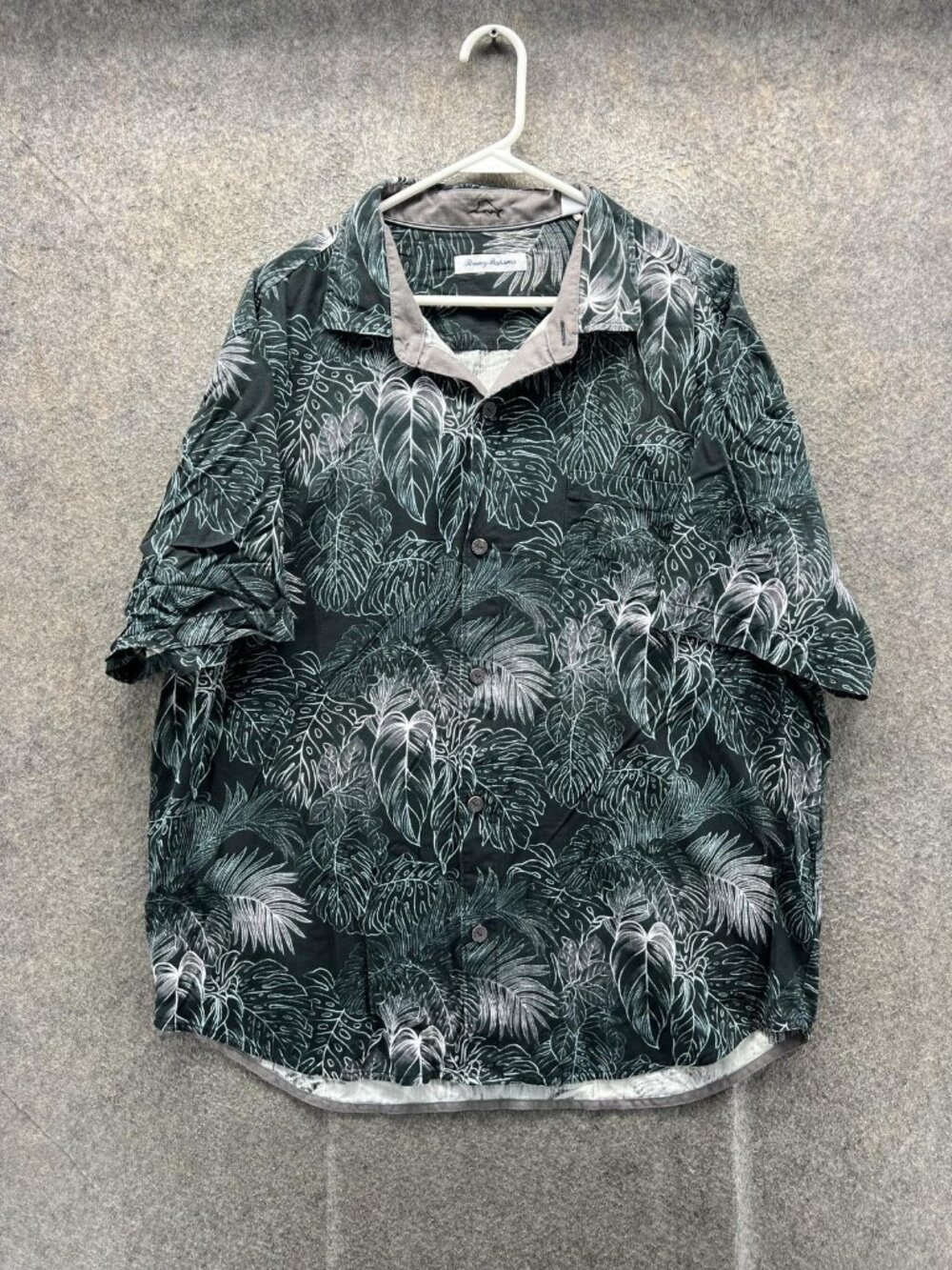 Tommy Bahama Shirt Men XL Green Floral Hawaiian Silk Short Sleeve Casual